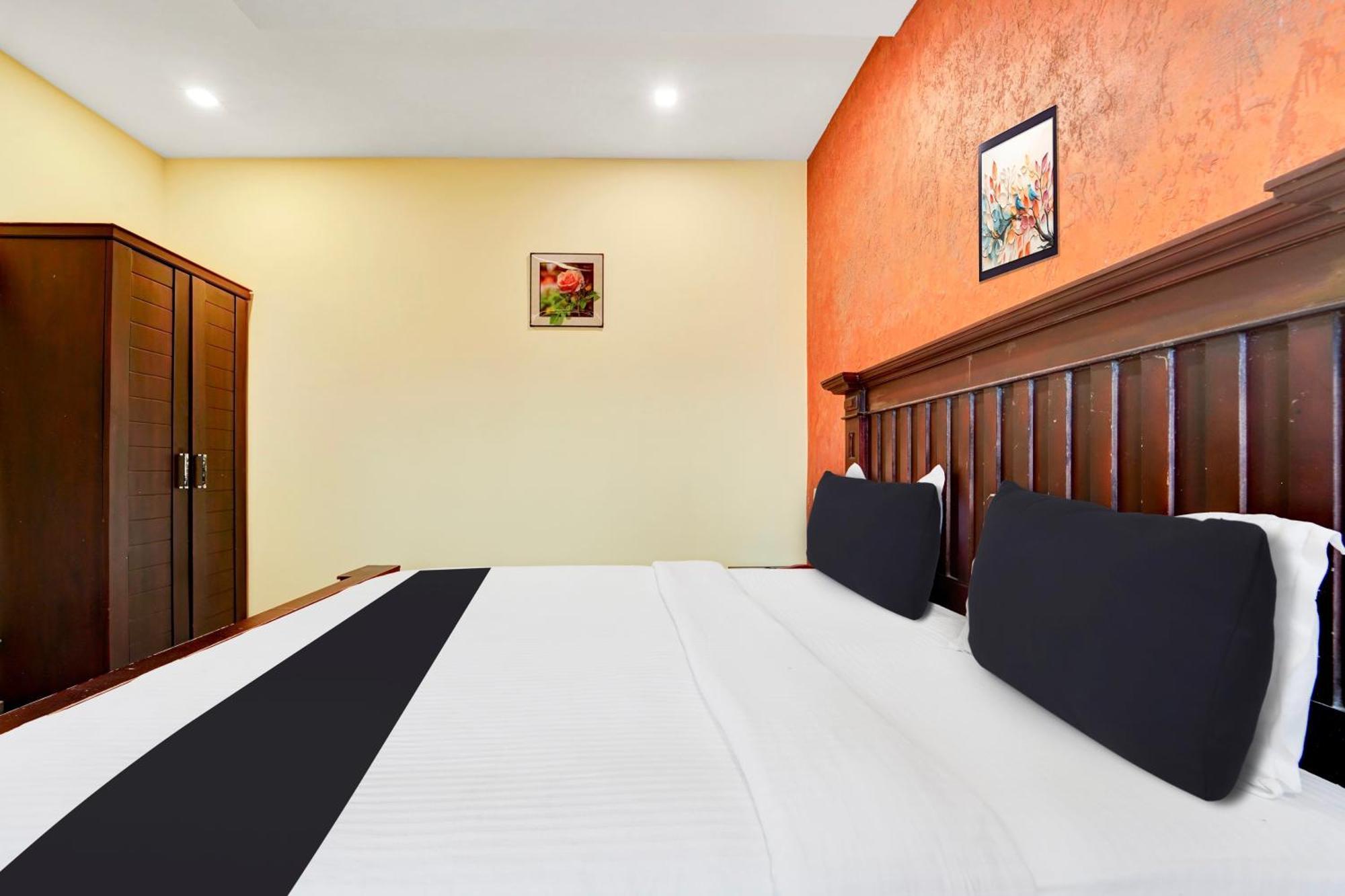 Super Townhouse Ernakulam North Otel Kochi Dış mekan fotoğraf