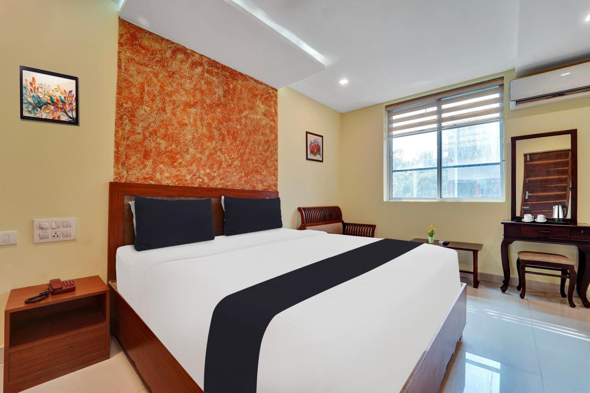 Super Townhouse Ernakulam North Otel Kochi Dış mekan fotoğraf