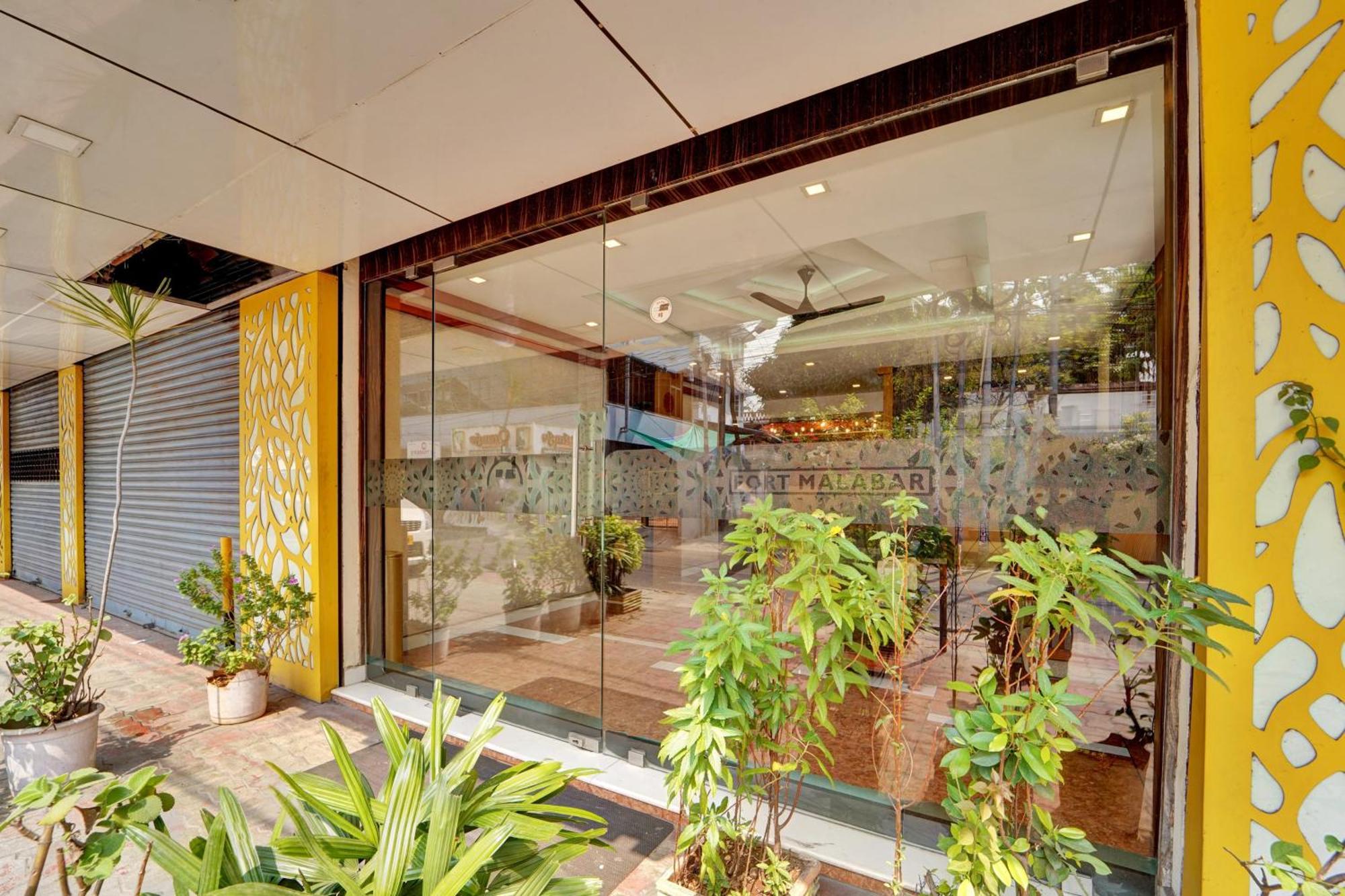 Super Townhouse Ernakulam North Otel Kochi Dış mekan fotoğraf
