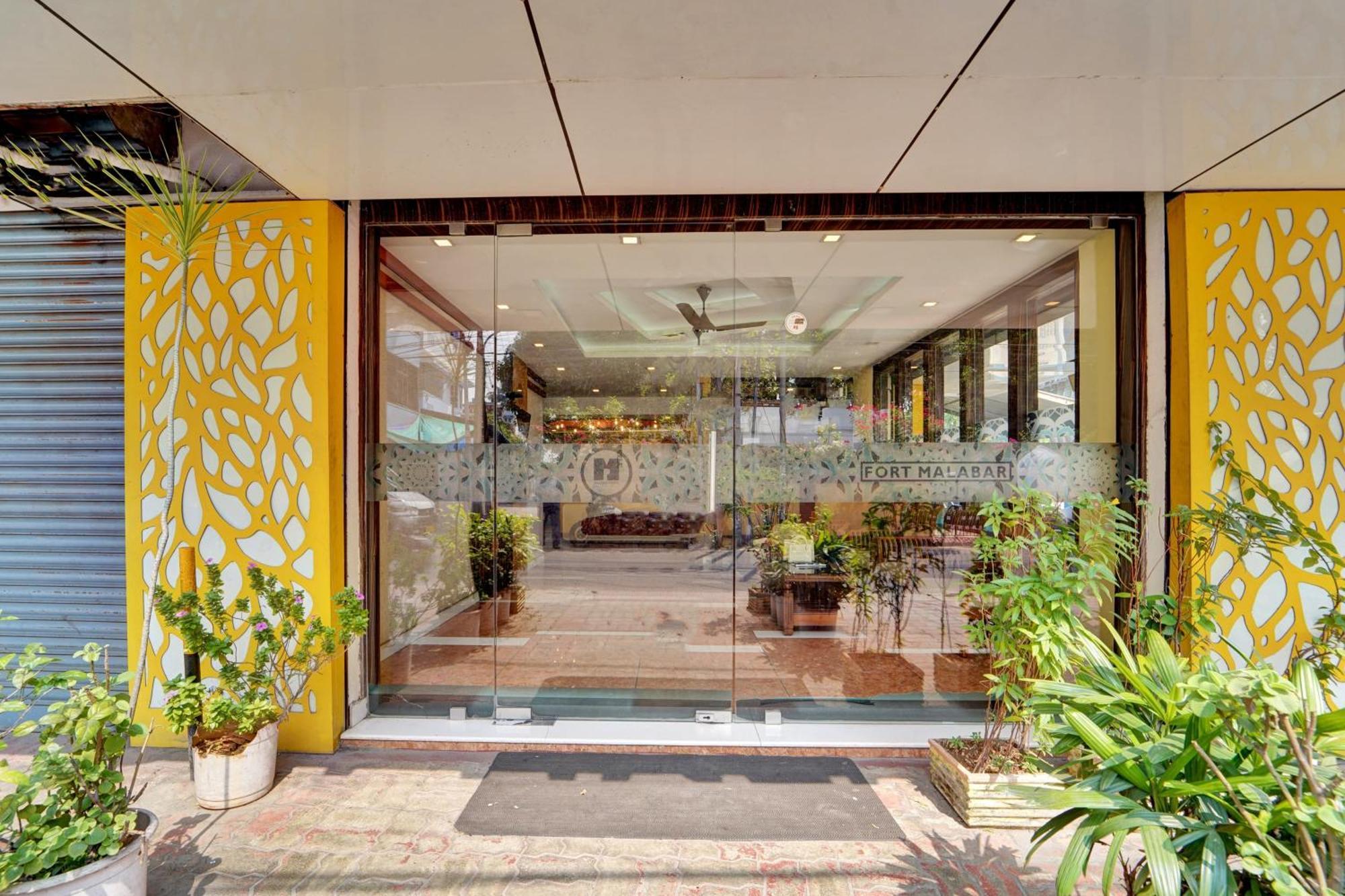 Super Townhouse Ernakulam North Otel Kochi Dış mekan fotoğraf