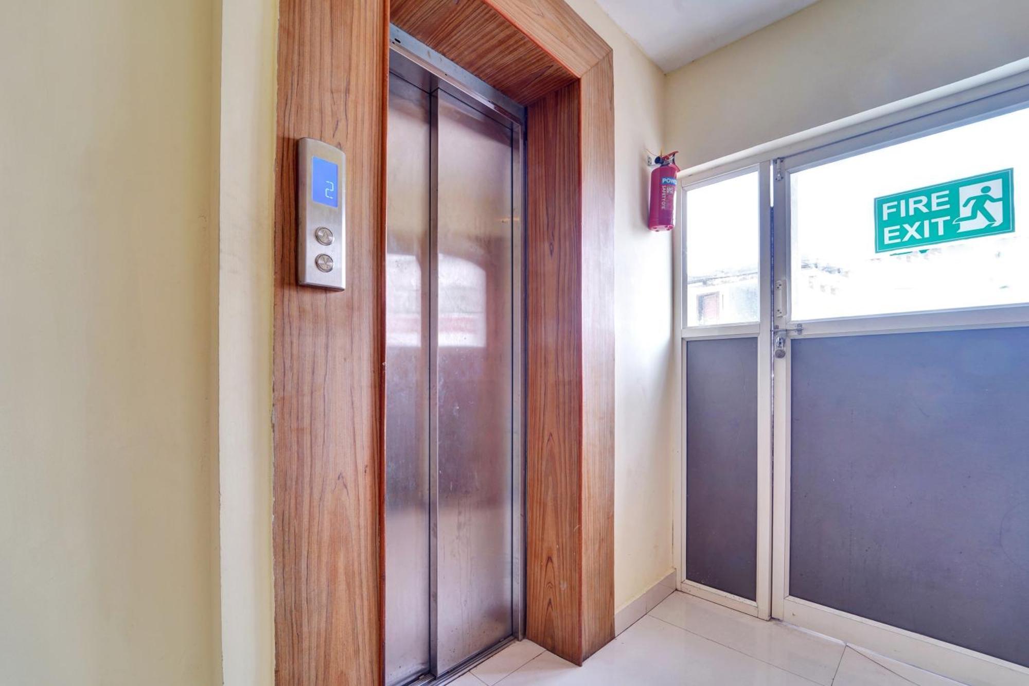 Super Townhouse Ernakulam North Otel Kochi Dış mekan fotoğraf